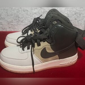  Nike Air Force 1 High '07 LV8 in the "Light Bone and Sequoia Khaki.